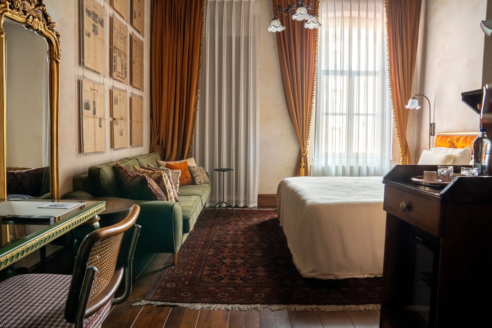 ROOM 2 BACK - Main Image