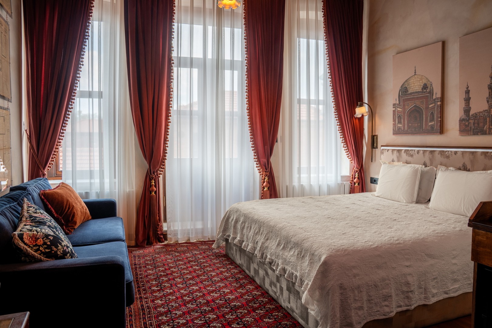 ROOM 2 FRONT - Main Image