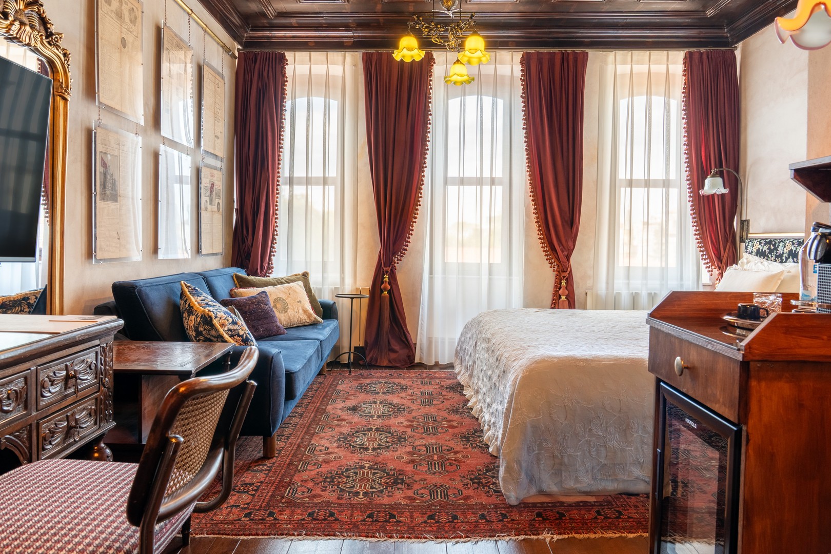 ROOM 3 FRONT - Main Image